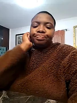 VoluptuousXX5 on StripChat