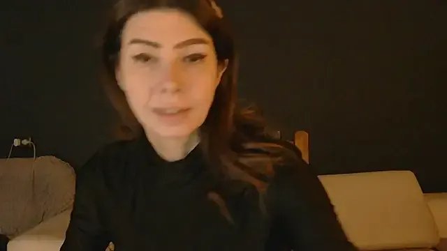 WhiteQueen888 on StripChat