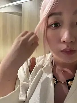 winter11 on StripChat