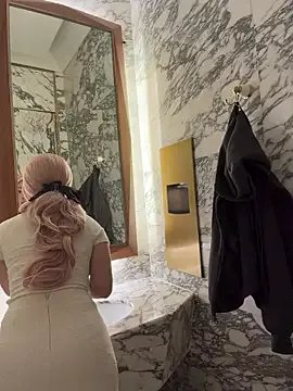 winter11 on StripChat