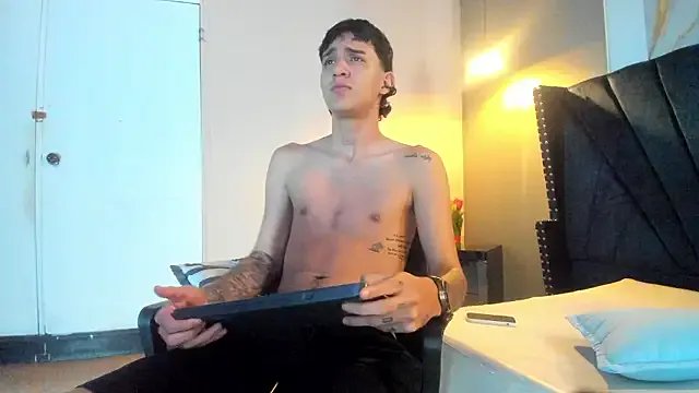 Xanderr_owen2 — cum on my chest