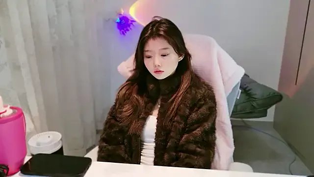 yang-yang-yang on StripChat