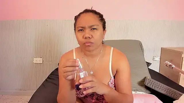 yeikafoxy on StripChat