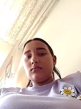 young_dairy01 on StripChat