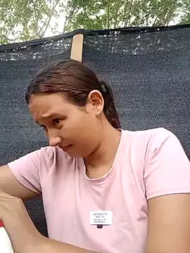 young_dairy01 on StripChat