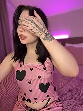 YourLittleDevil on StripChat