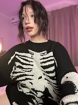 YourLittleDevil on StripChat