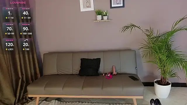 ZahraMilf on StripChat