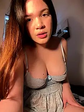 Zeli_66 on StripChat
