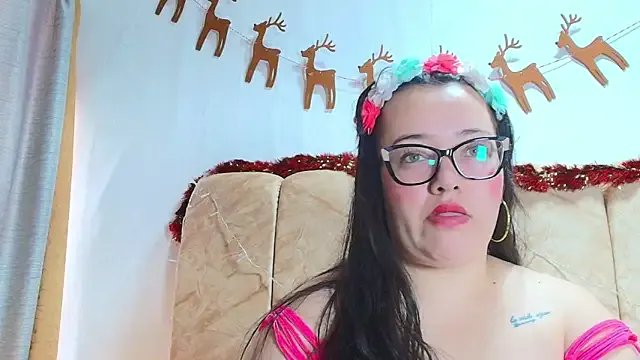 Zoe_Curvy on StripChat