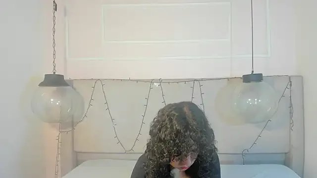 ZoeFox5 on StripChat